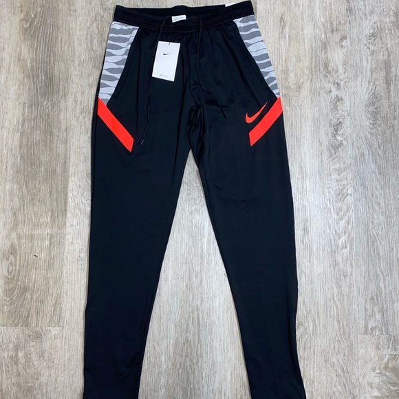 NWT Nike Dri-FIT Strike Women's Soccer Pants black/neon pink size small - Picture 2 of 16